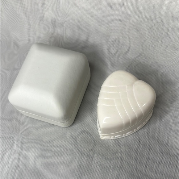 Assorted Jewelry Gift Boxes - Picture 6 of 7